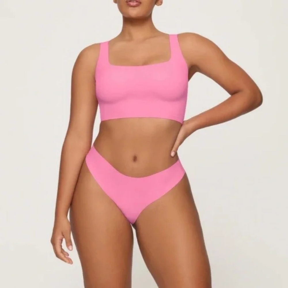 Skims Naked Plunge Tank Bra S/DD